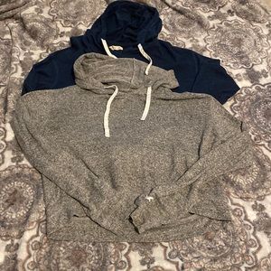 2 hollister long sleeve hooded cropped shirts